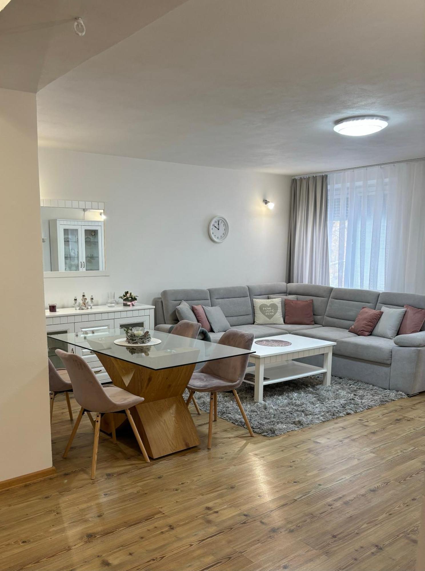 City Heart Luxury Apartment Nove Zamky Exterior foto